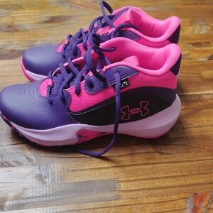 Under Armour Women's Athletic Shoes in Purple and Pink